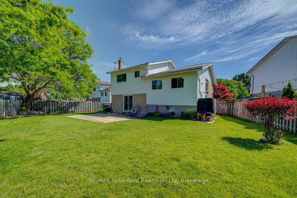 Photo 32 of 16 Sugar Maple Place, Kitchener — HOMEH