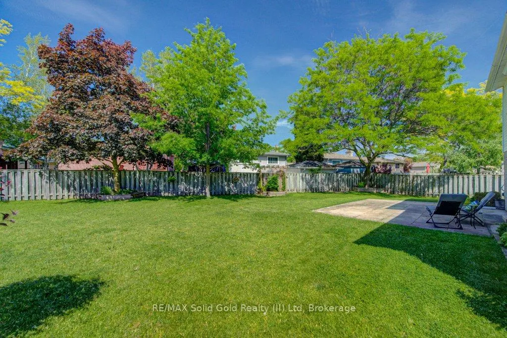 Photo 36 of 16 Sugar Maple Place, Kitchener — HOMEH