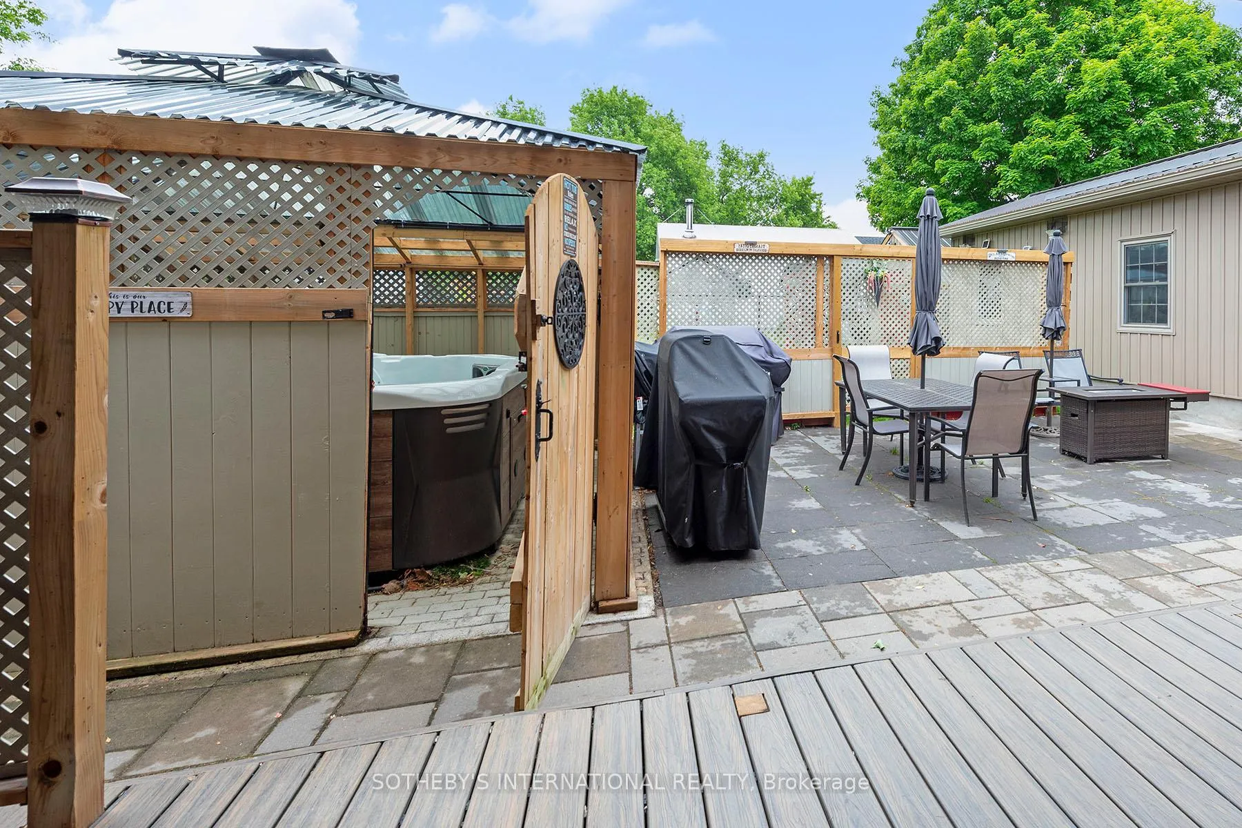 Photo 16 of 21 Alice Street, Smiths Falls — HOMEH