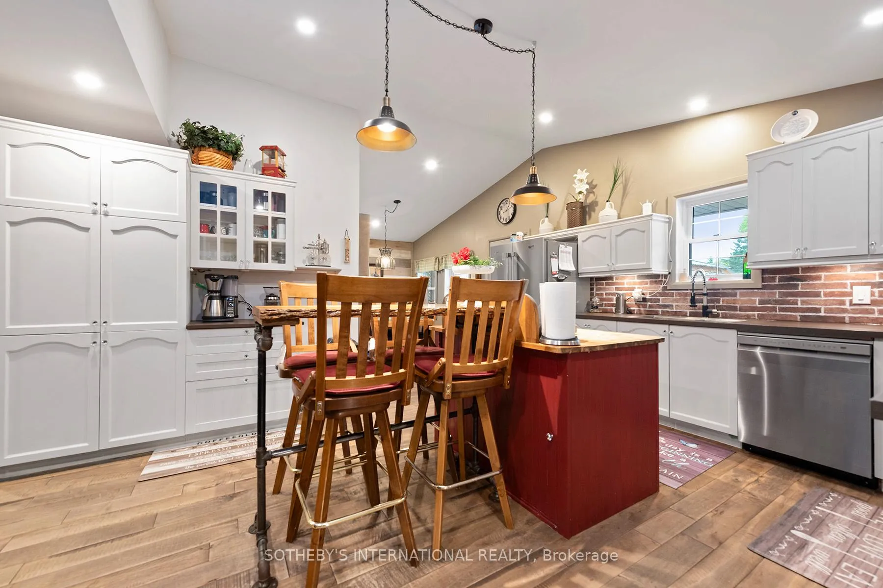 Photo 21 of 21 Alice Street, Smiths Falls — HOMEH
