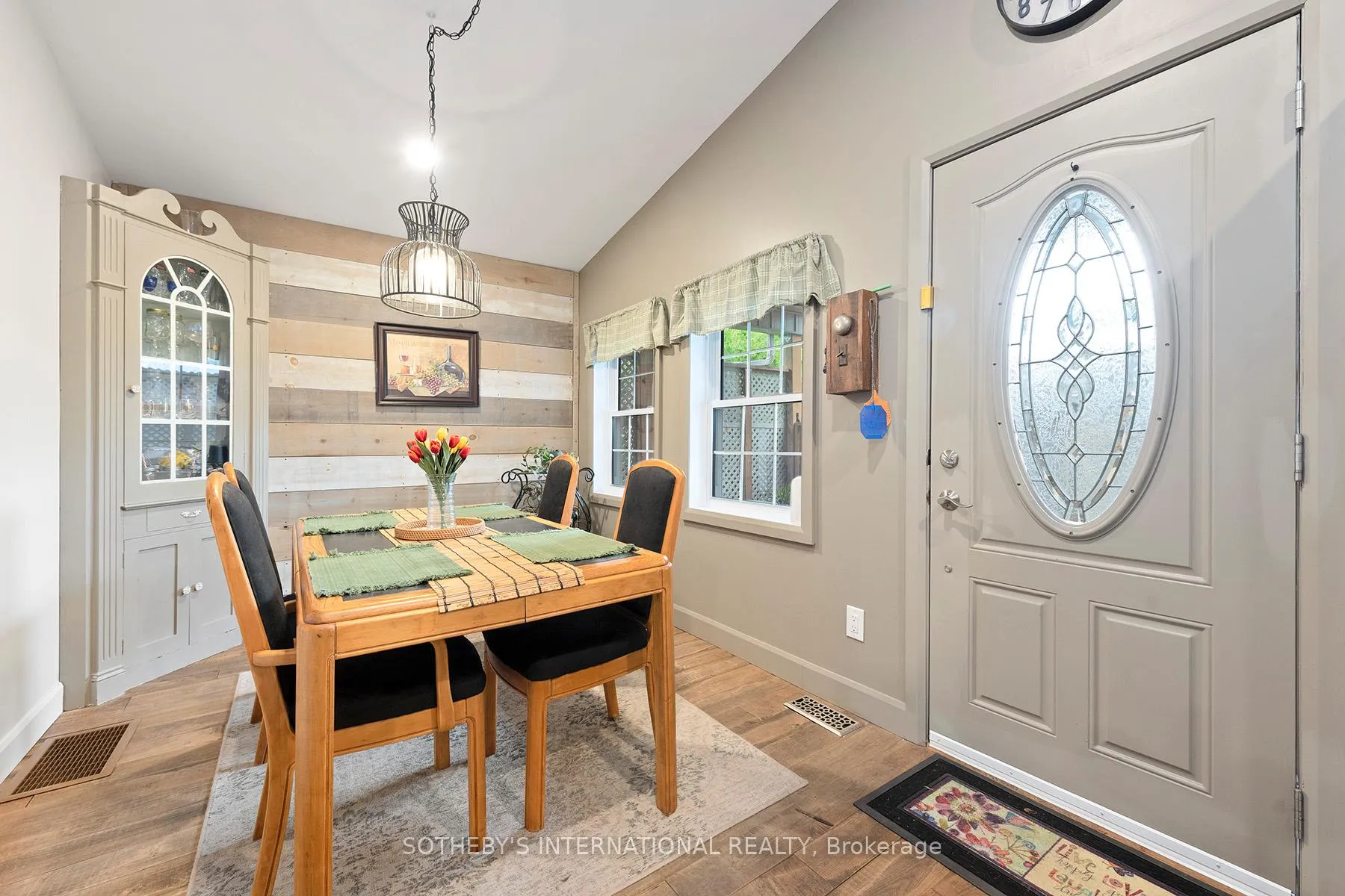 Photo 27 of 21 Alice Street, Smiths Falls — HOMEH