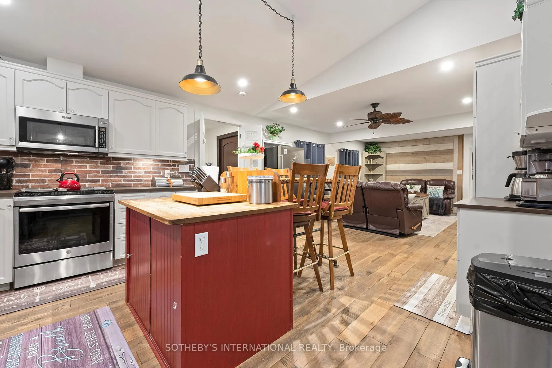 Photo 28 of 21 Alice Street, Smiths Falls — HOMEH
