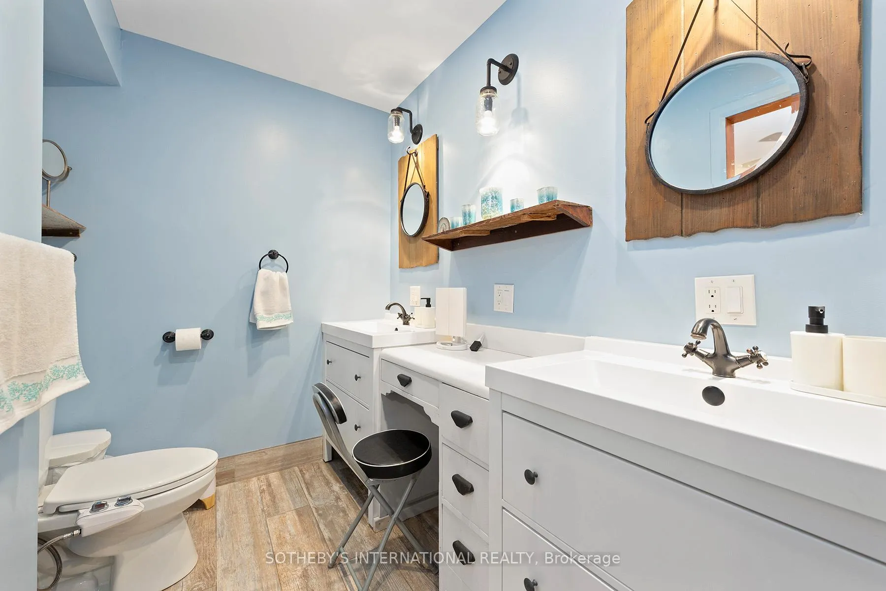 Photo 33 of 21 Alice Street, Smiths Falls — HOMEH