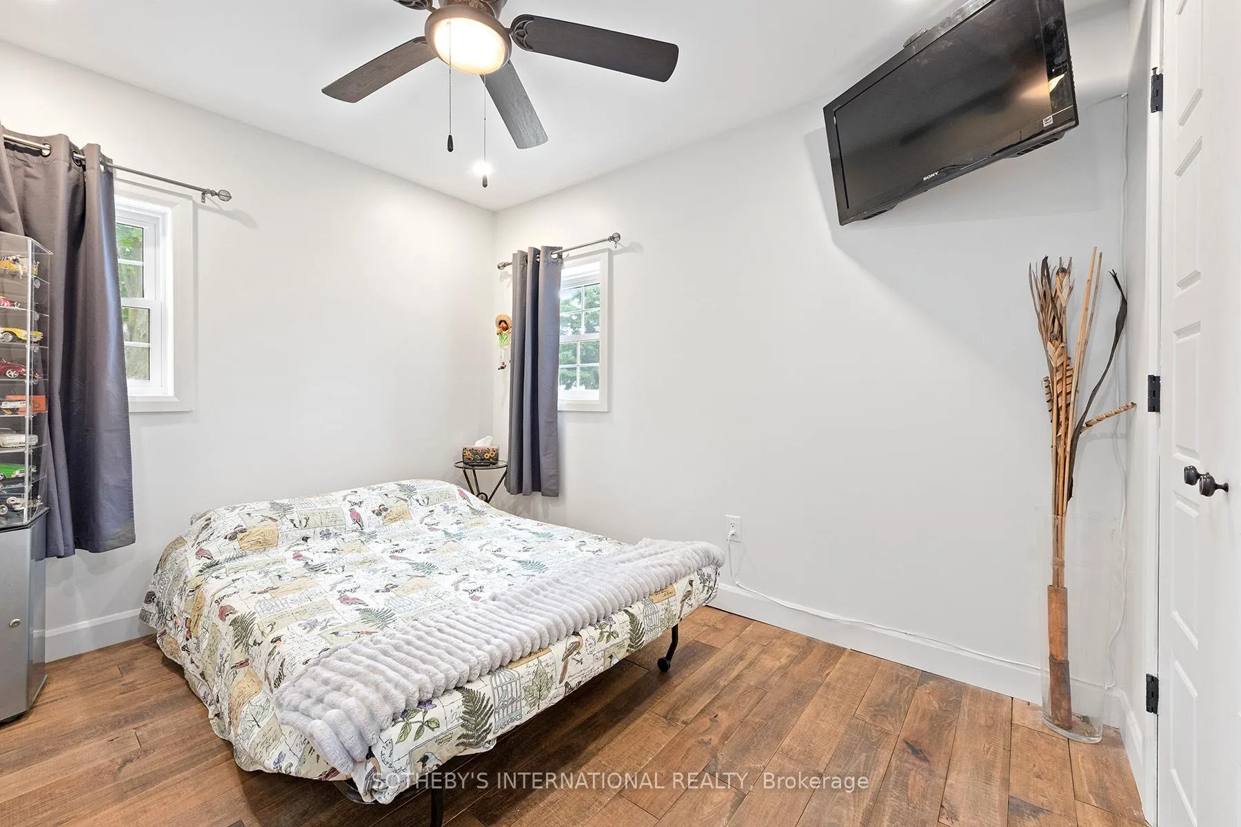 Photo 39 of 21 Alice Street, Smiths Falls — HOMEH