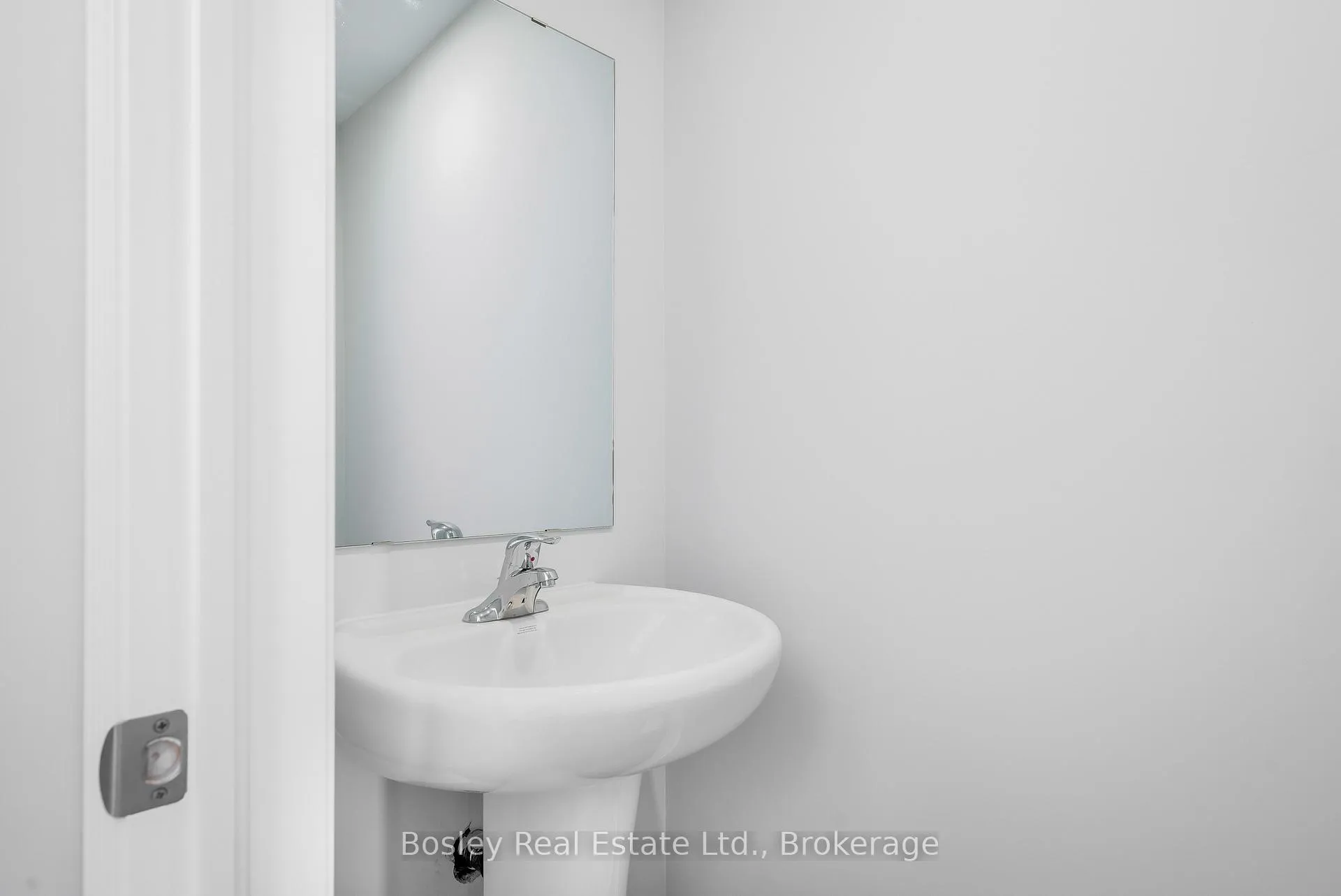 Photo 11 of 165 Equality Drive, Meaford — HOMEH