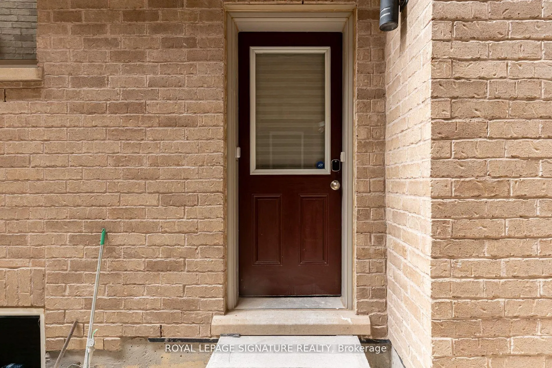 Photo 5 of Unit Bsmt, 16 Dancing Waters Road, Brampton, Bram West — HOMEH