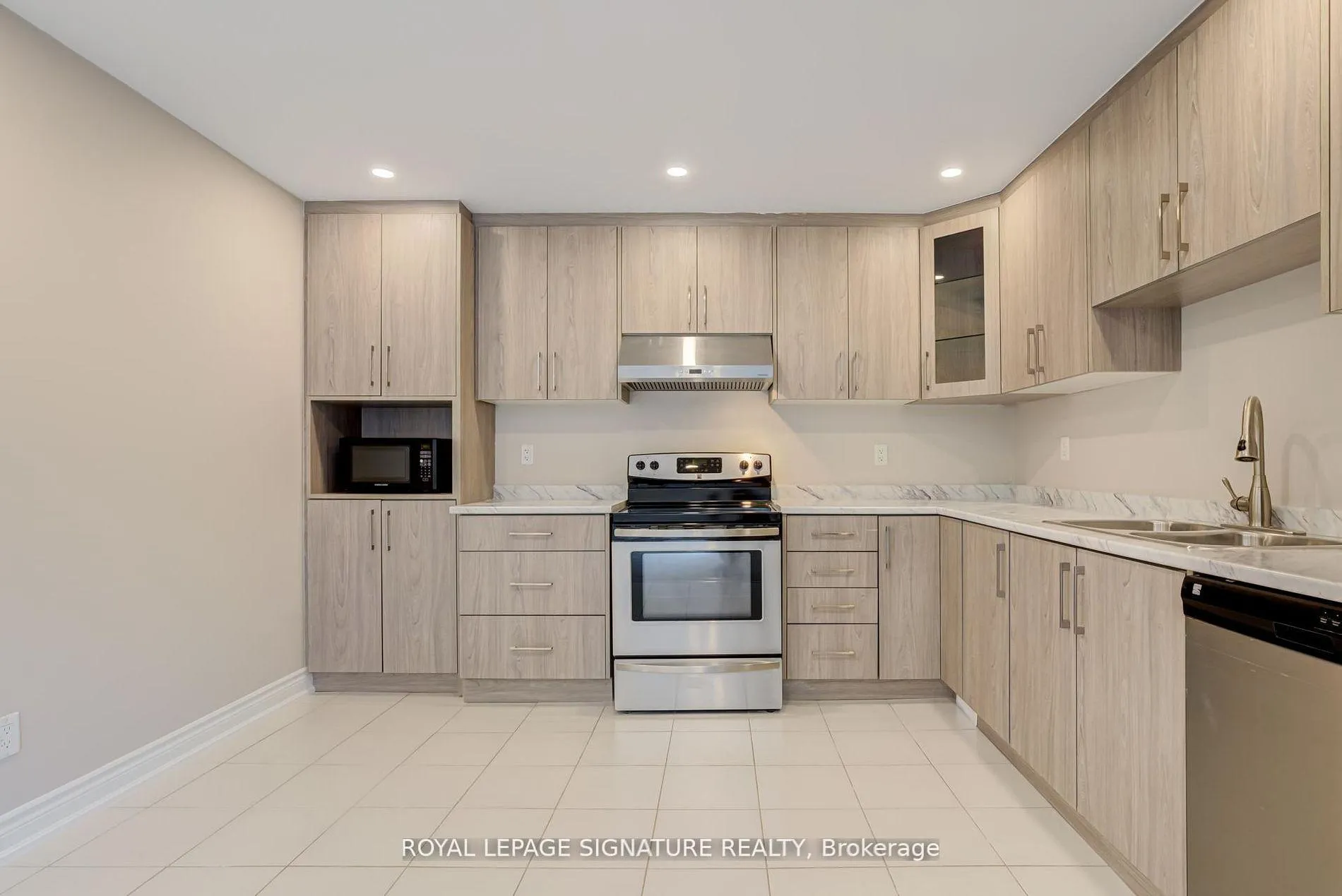Photo 14 of Unit Bsmt, 16 Dancing Waters Road, Brampton, Bram West — HOMEH
