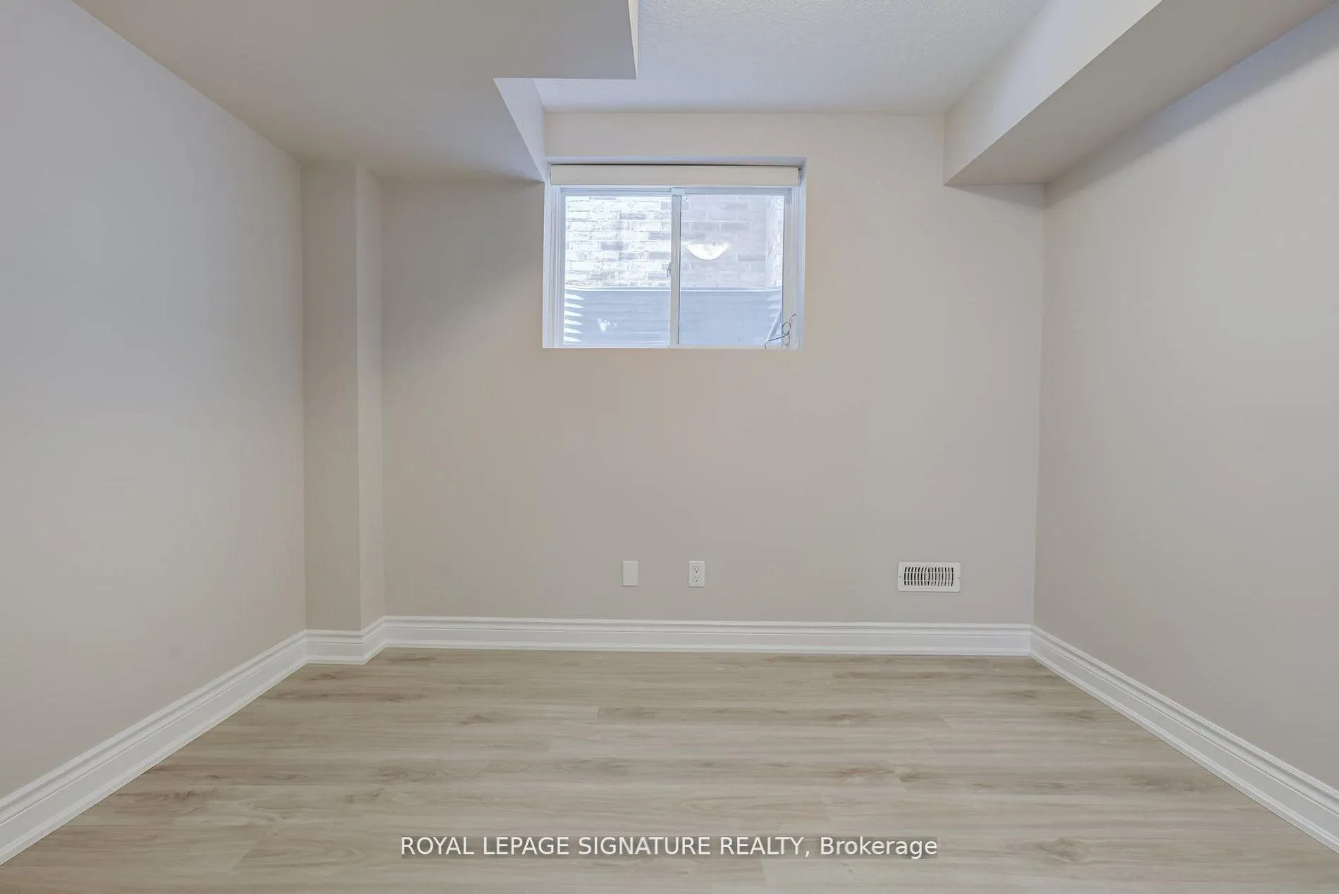 Photo 25 of Unit Bsmt, 16 Dancing Waters Road, Brampton, Bram West — HOMEH