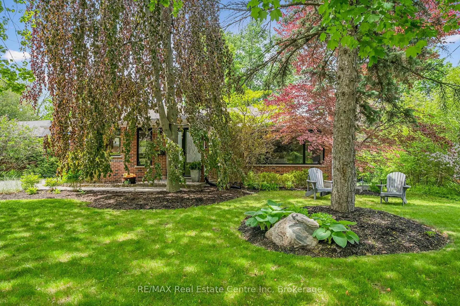 Photo 2 of 11 Floral Drive, Guelph, Dovercliffe Park/Old University — HOMEH