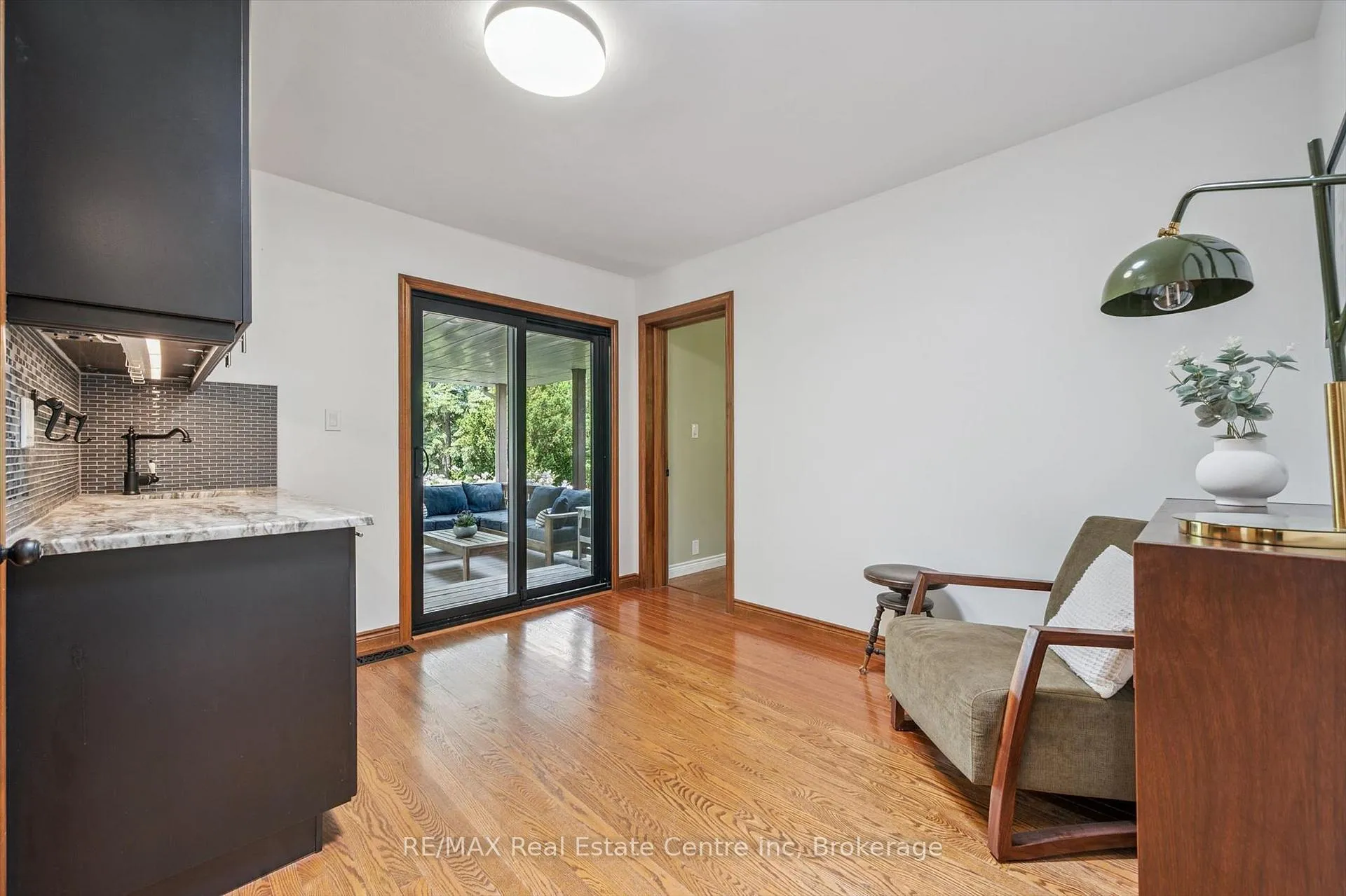 Photo 14 of 11 Floral Drive, Guelph, Dovercliffe Park/Old University — HOMEH