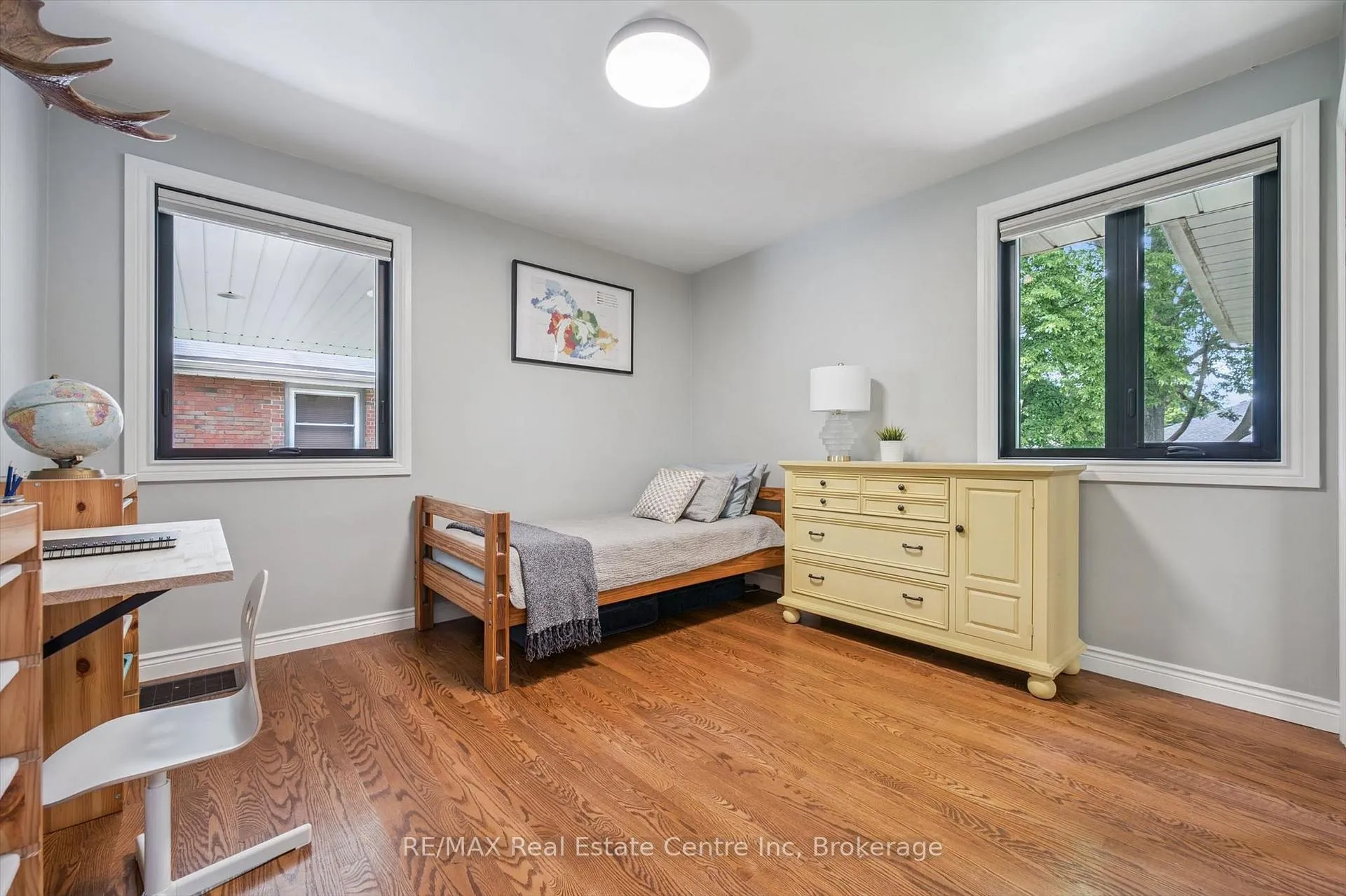 Photo 18 of 11 Floral Drive, Guelph, Dovercliffe Park/Old University — HOMEH