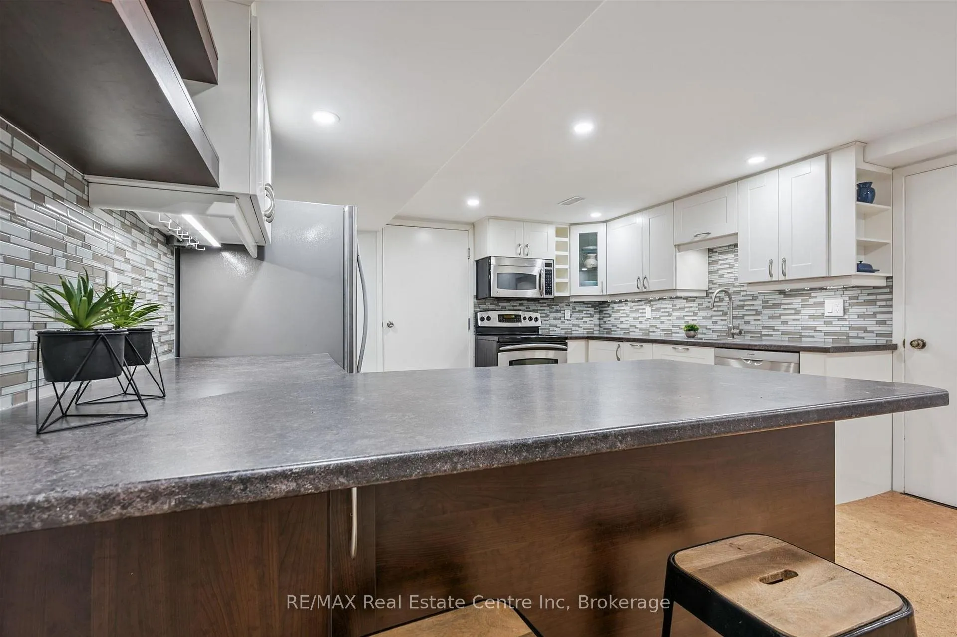Photo 22 of 11 Floral Drive, Guelph, Dovercliffe Park/Old University — HOMEH
