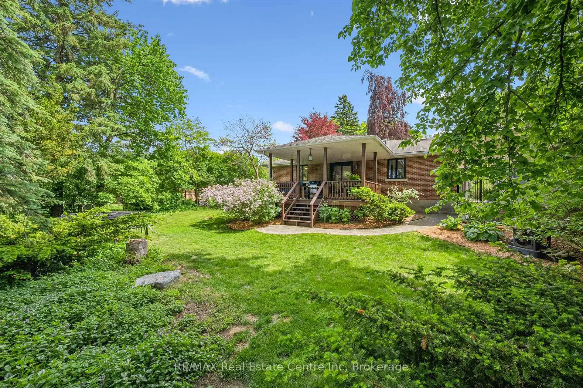 Photo 37 of 11 Floral Drive, Guelph, Dovercliffe Park/Old University — HOMEH