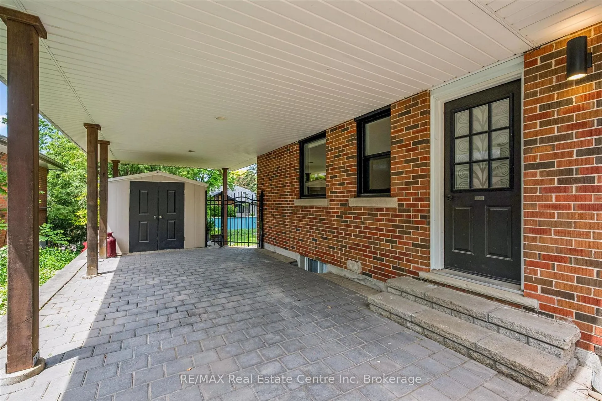 Photo 39 of 11 Floral Drive, Guelph, Dovercliffe Park/Old University — HOMEH