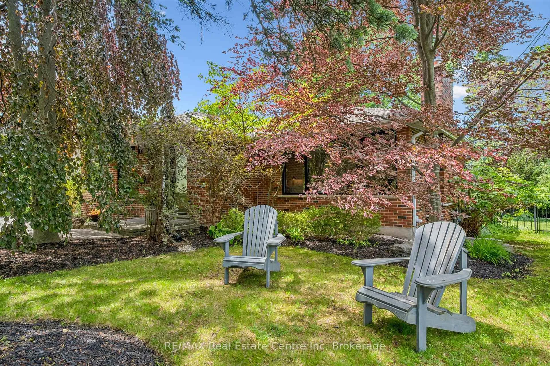 Photo 40 of 11 Floral Drive, Guelph, Dovercliffe Park/Old University — HOMEH