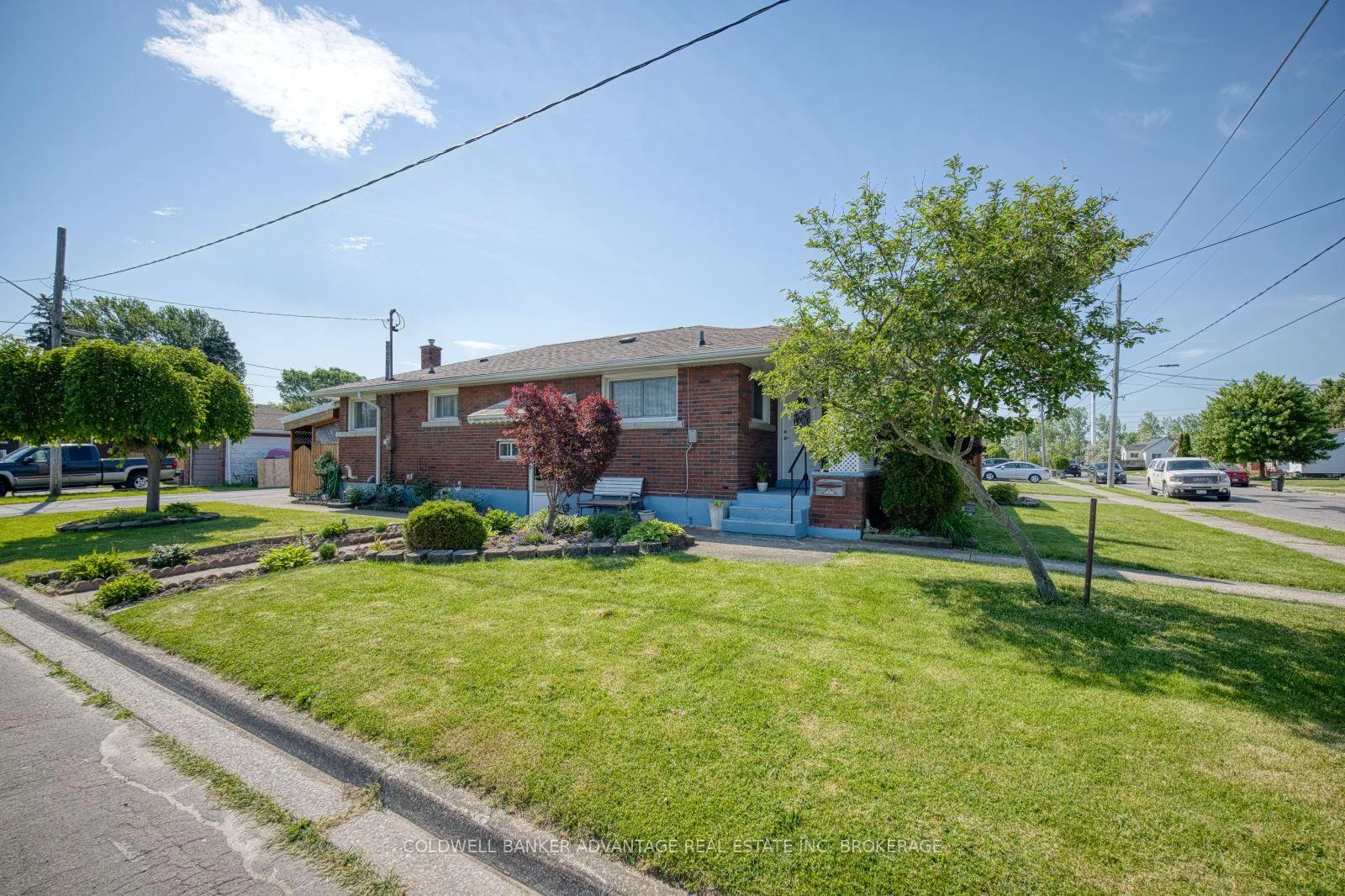 Photo 4 of 813 Harriet Street, Welland, Lincoln/Crowland — HOMEH