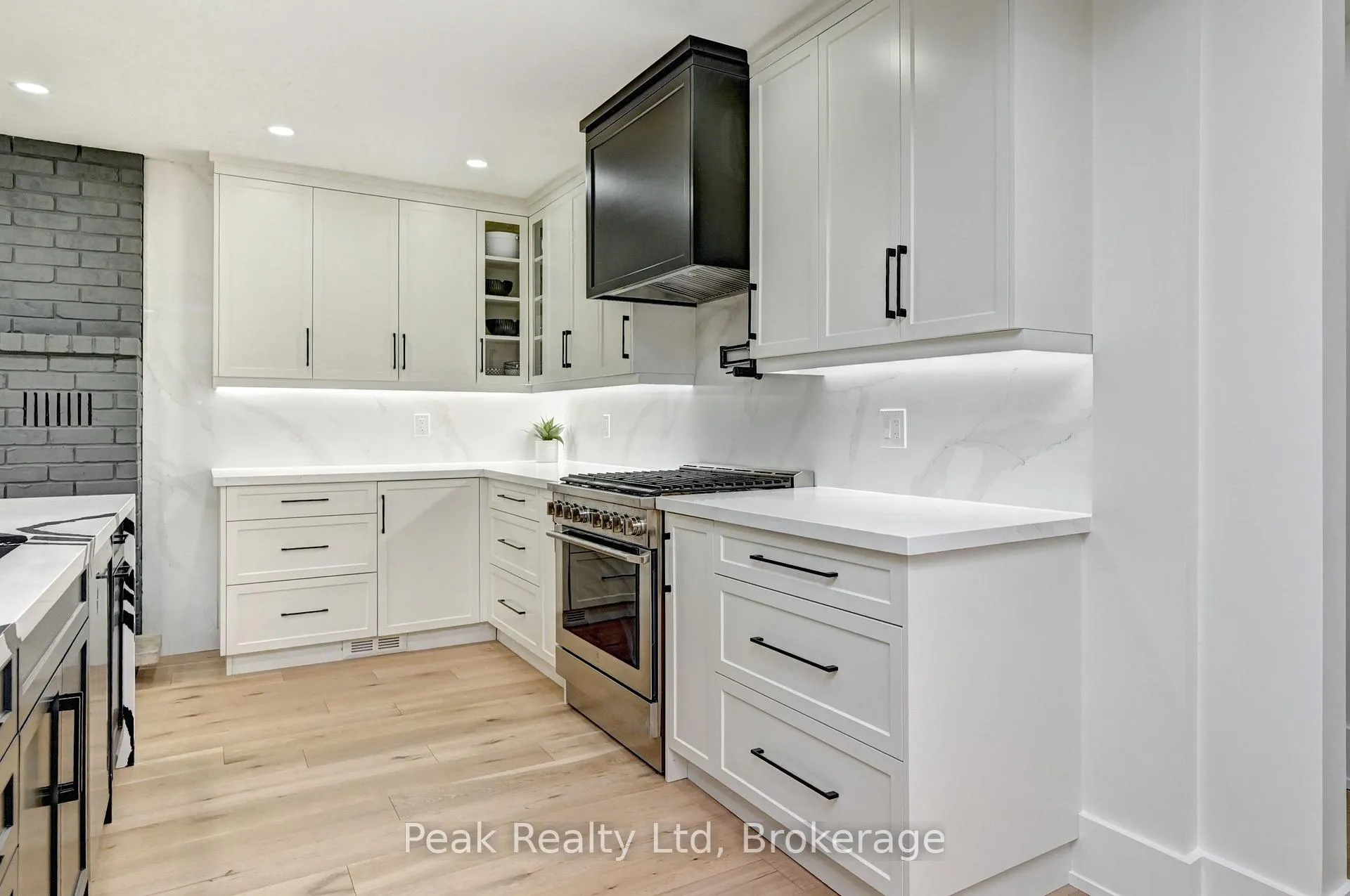 Photo 8 of 352 Stephanie Drive, Guelph, Willow West/Sugarbush/West Acres — HOMEH