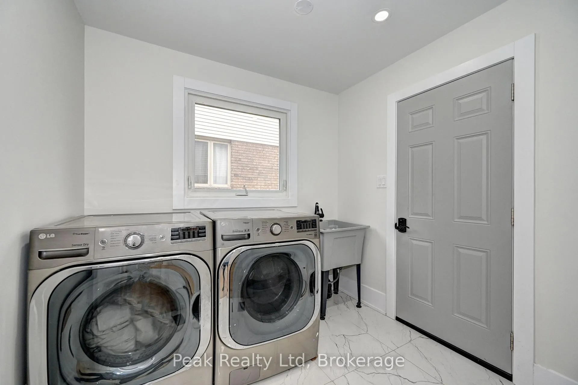 Photo 18 of 352 Stephanie Drive, Guelph, Willow West/Sugarbush/West Acres — HOMEH