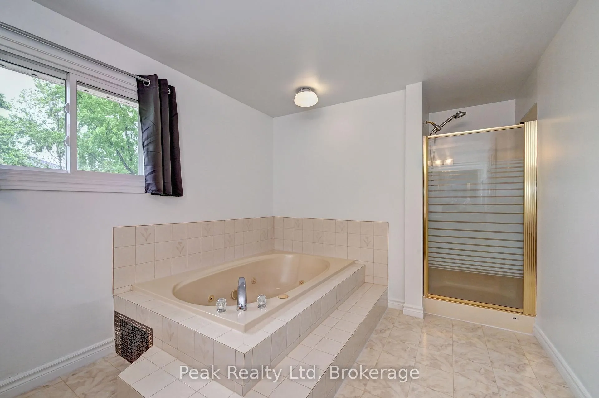Photo 25 of 352 Stephanie Drive, Guelph, Willow West/Sugarbush/West Acres — HOMEH