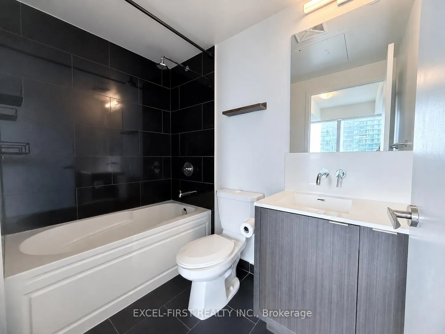 Photo 7 of Unit 3704, 88 Harbour Street, Toronto, Waterfront Communities — HOMEH