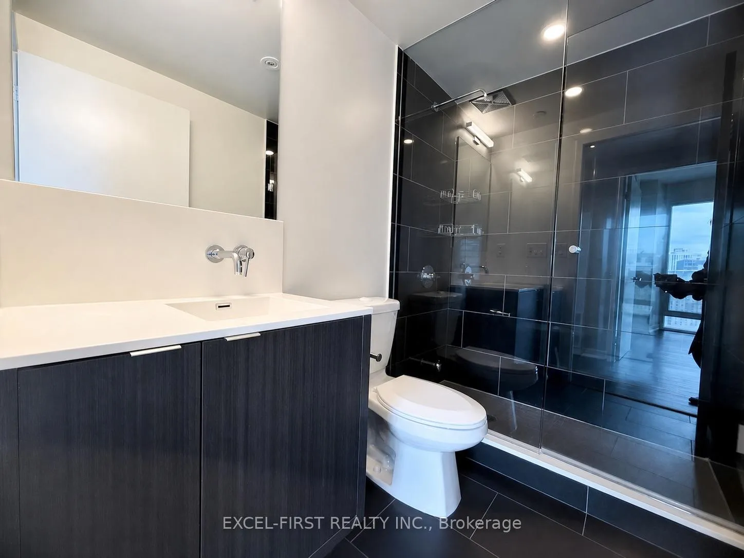 Photo 10 of Unit 3704, 88 Harbour Street, Toronto, Waterfront Communities — HOMEH