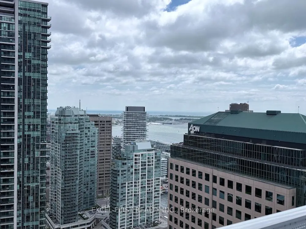 Photo 12 of Unit 3704, 88 Harbour Street, Toronto, Waterfront Communities — HOMEH