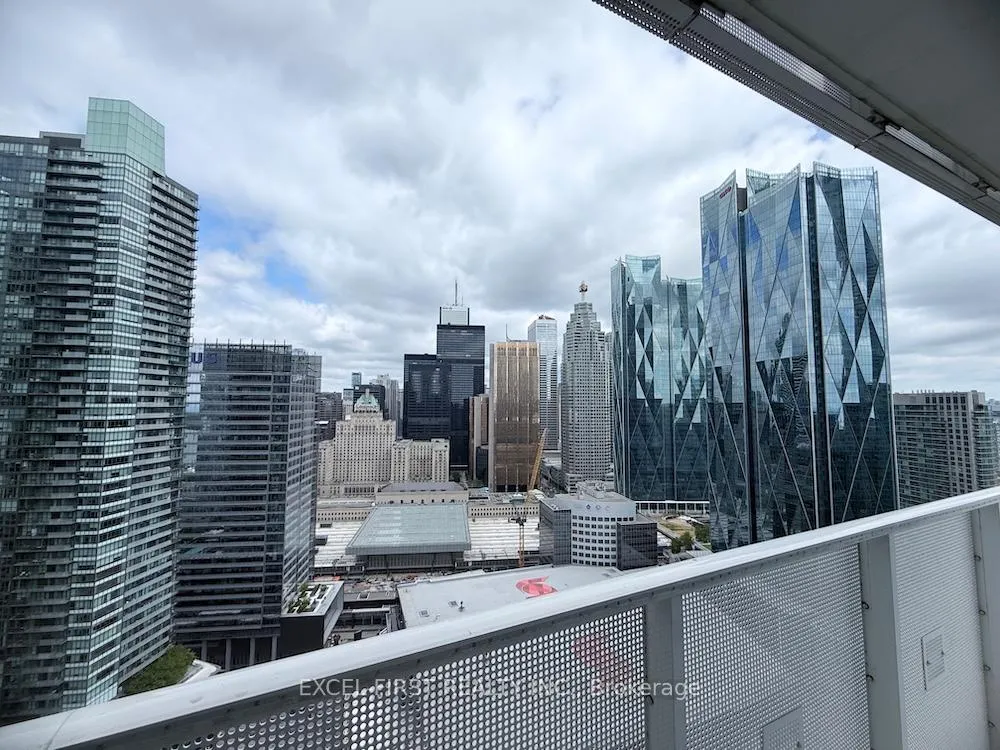 Photo 13 of Unit 3704, 88 Harbour Street, Toronto, Waterfront Communities — HOMEH