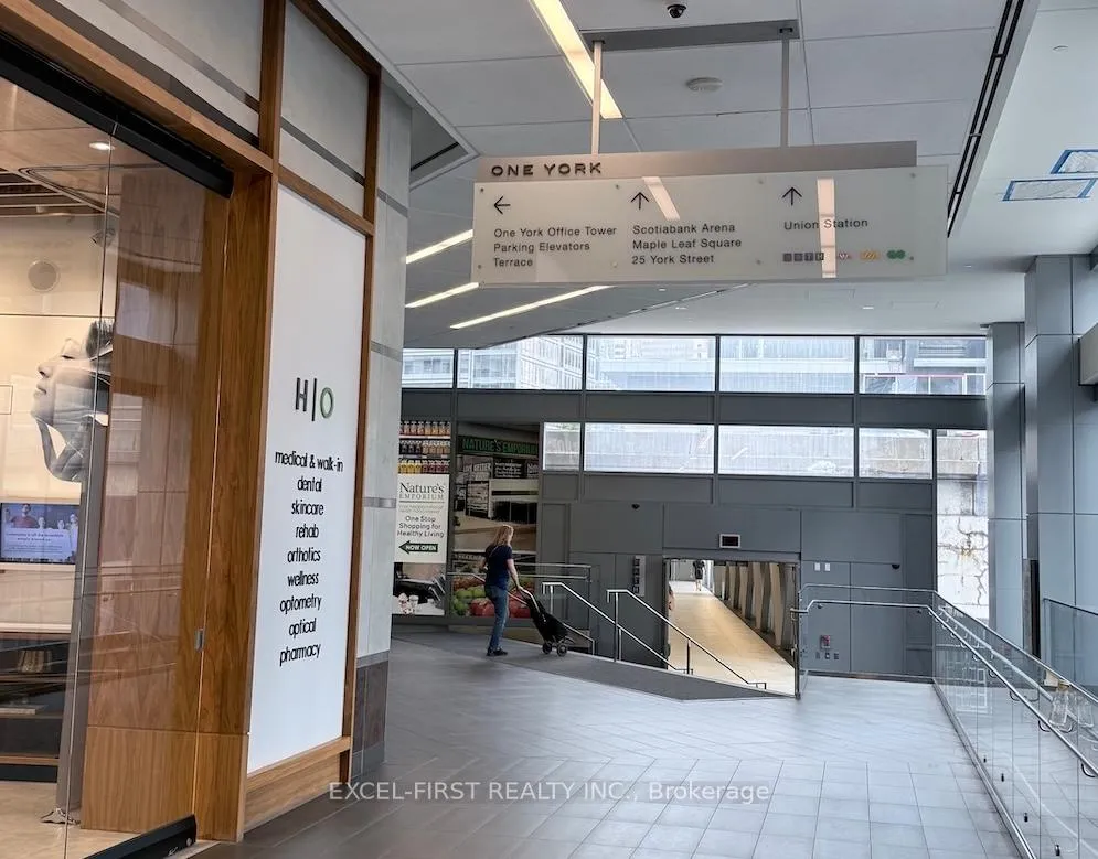 Photo 14 of Unit 3704, 88 Harbour Street, Toronto, Waterfront Communities — HOMEH