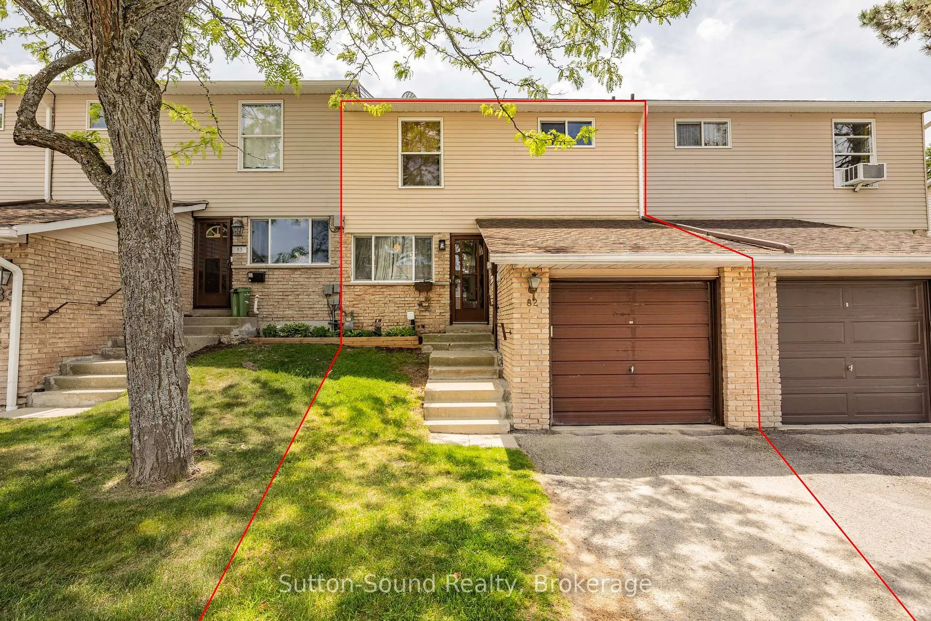 Front of Unit 82, 82 Laurie Crescent