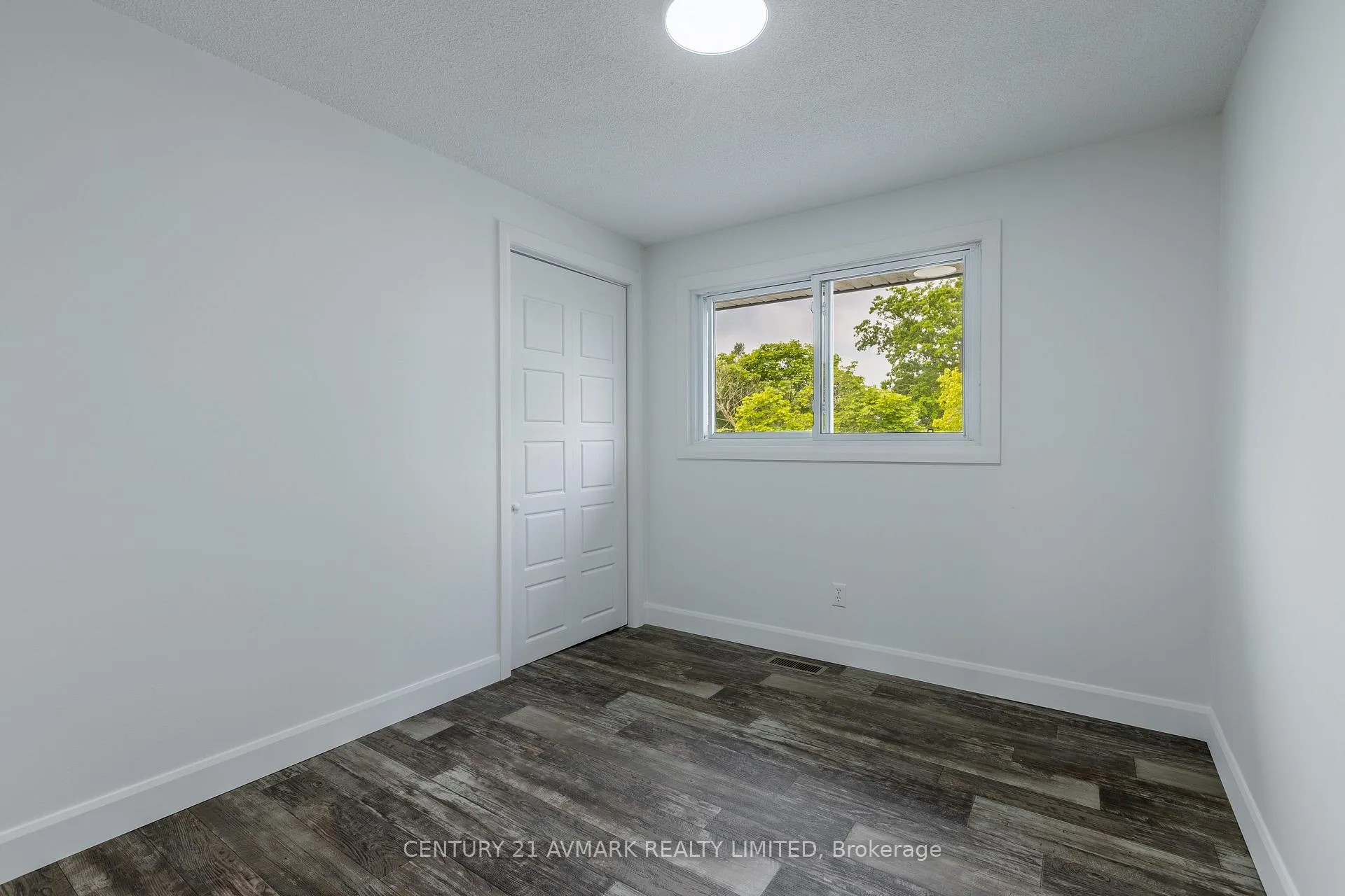 Photo 13 of 111 Northgate Drive, Welland, N. Welland — HOMEH