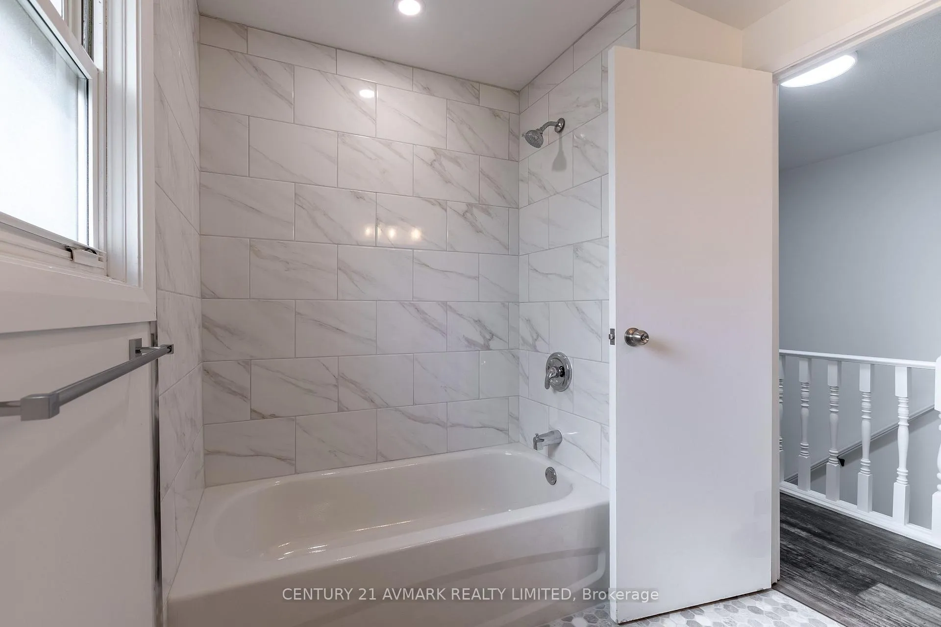 Photo 16 of 111 Northgate Drive, Welland, N. Welland — HOMEH