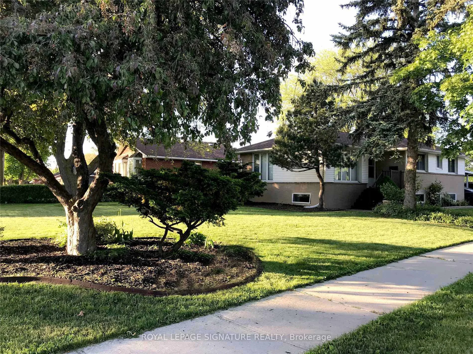 Photo 12 of Unit Main, 2 Learmont Drive, Etobicoke, Willowridge-Martingrove-Richview — HOMEH