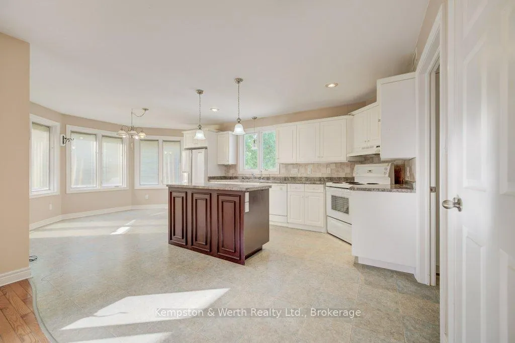 Photo 13 of 246 King Street, North Perth, Elma — HOMEH