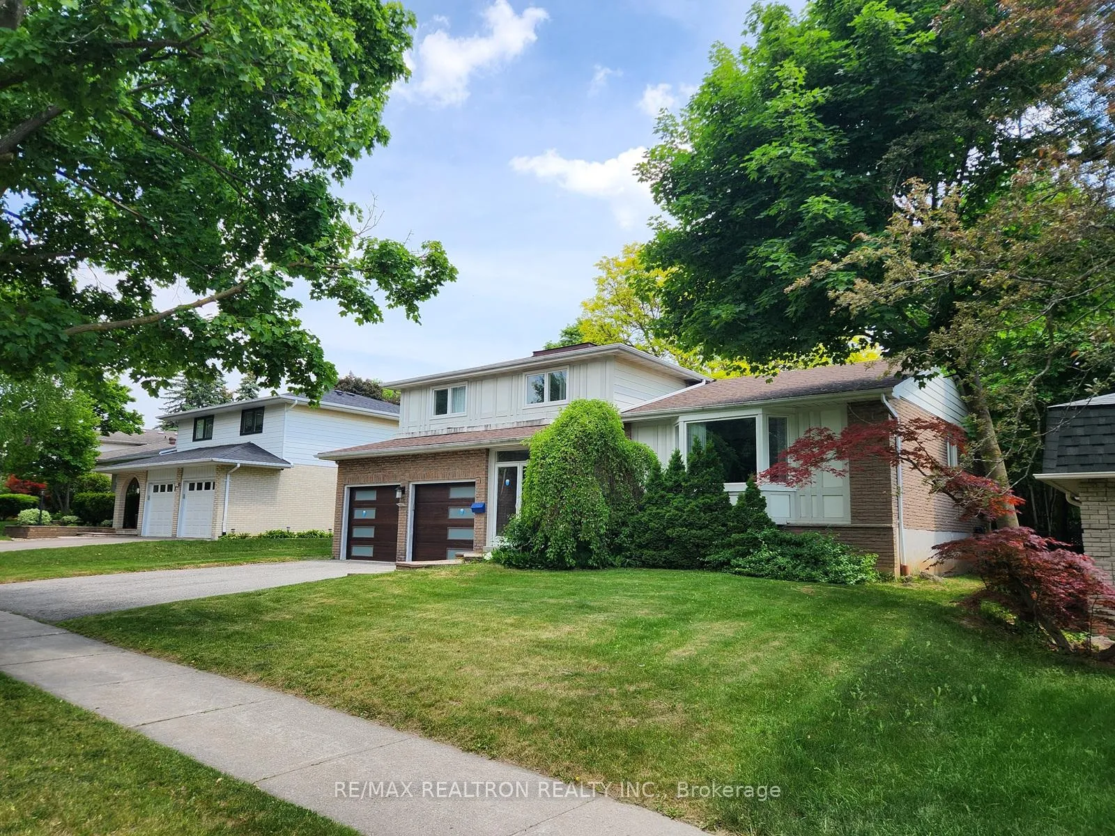 Photo 2 of 207 Bayview Fairways Drive, Markham, Bayview Fairway-Bayview Country Club Estates — HOMEH