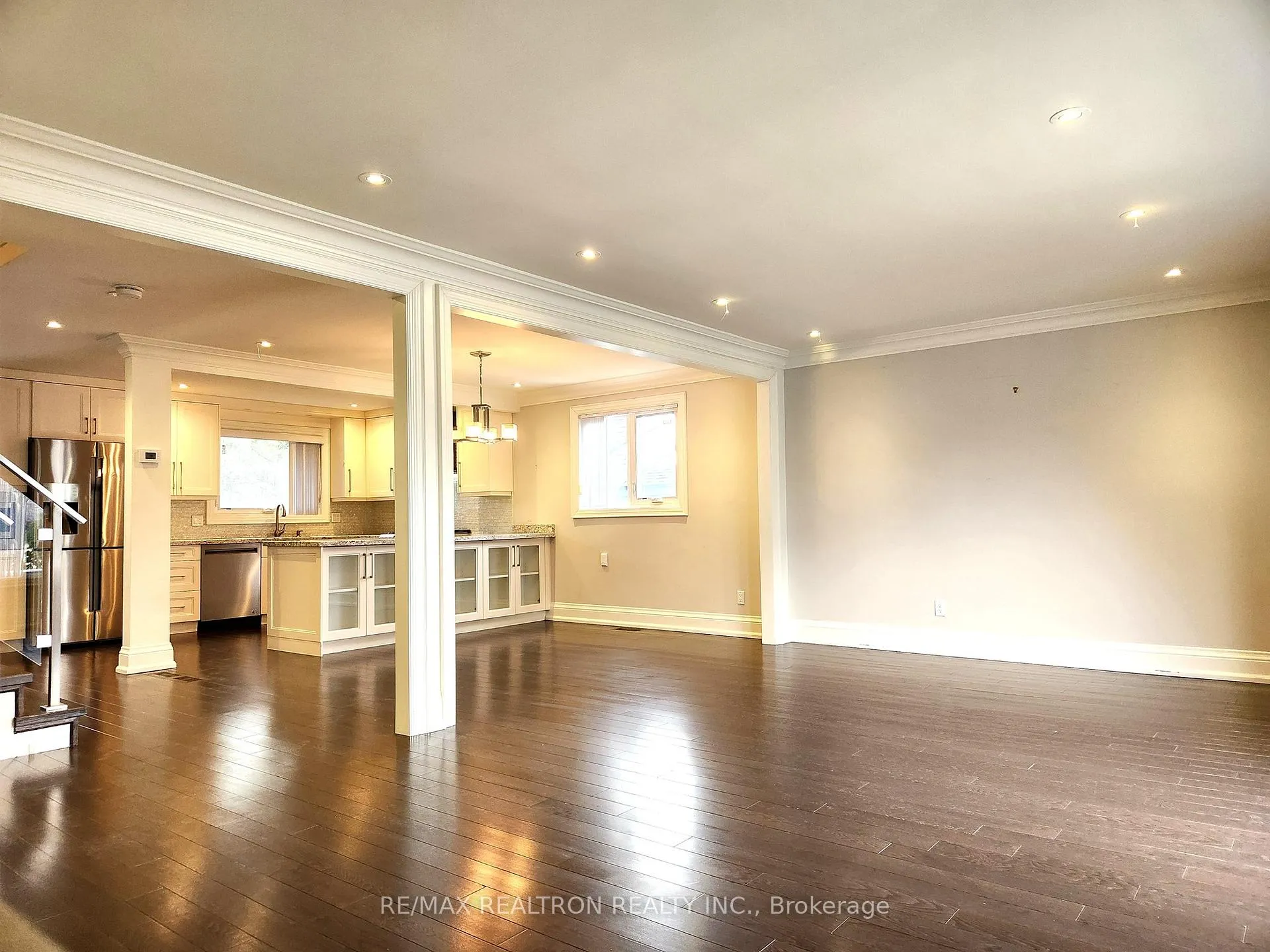 Photo 8 of 207 Bayview Fairways Drive, Markham, Bayview Fairway-Bayview Country Club Estates — HOMEH