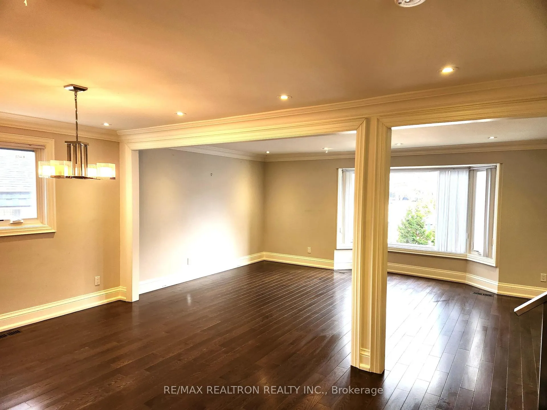 Photo 10 of 207 Bayview Fairways Drive, Markham, Bayview Fairway-Bayview Country Club Estates — HOMEH