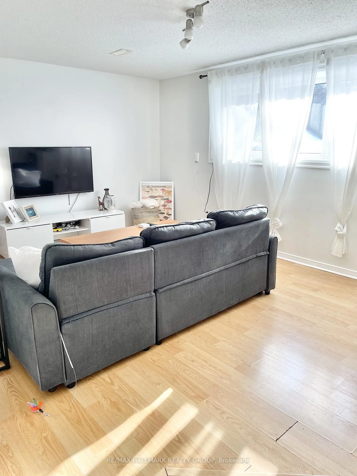 Photo 2 of Unit 3, 847 Ivanhoe Avenue, Ottawa, Queensway Terrace North — HOMEH