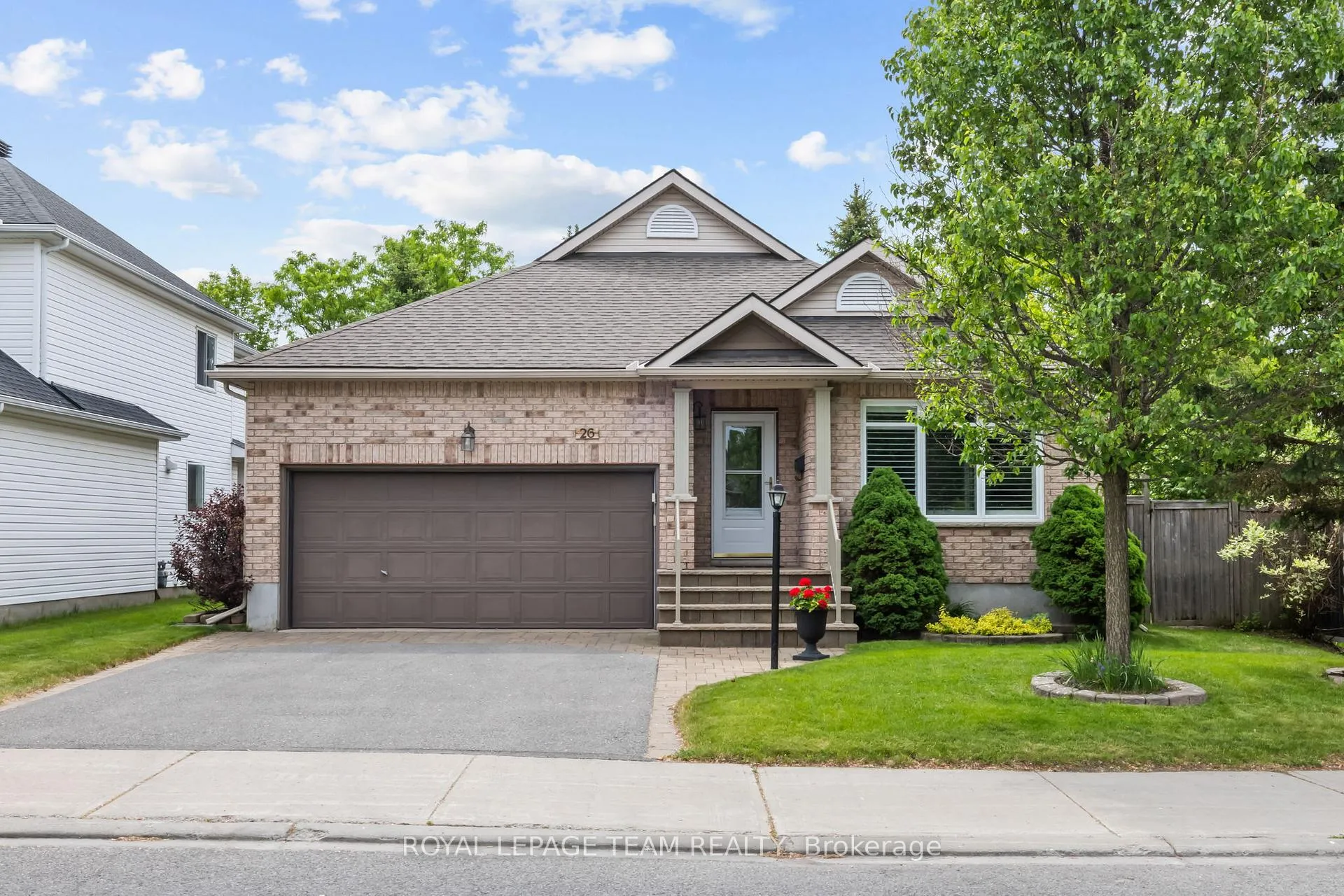 Photo 2 of 26 Escade Drive, Ottawa, Barrhaven East — HOMEH