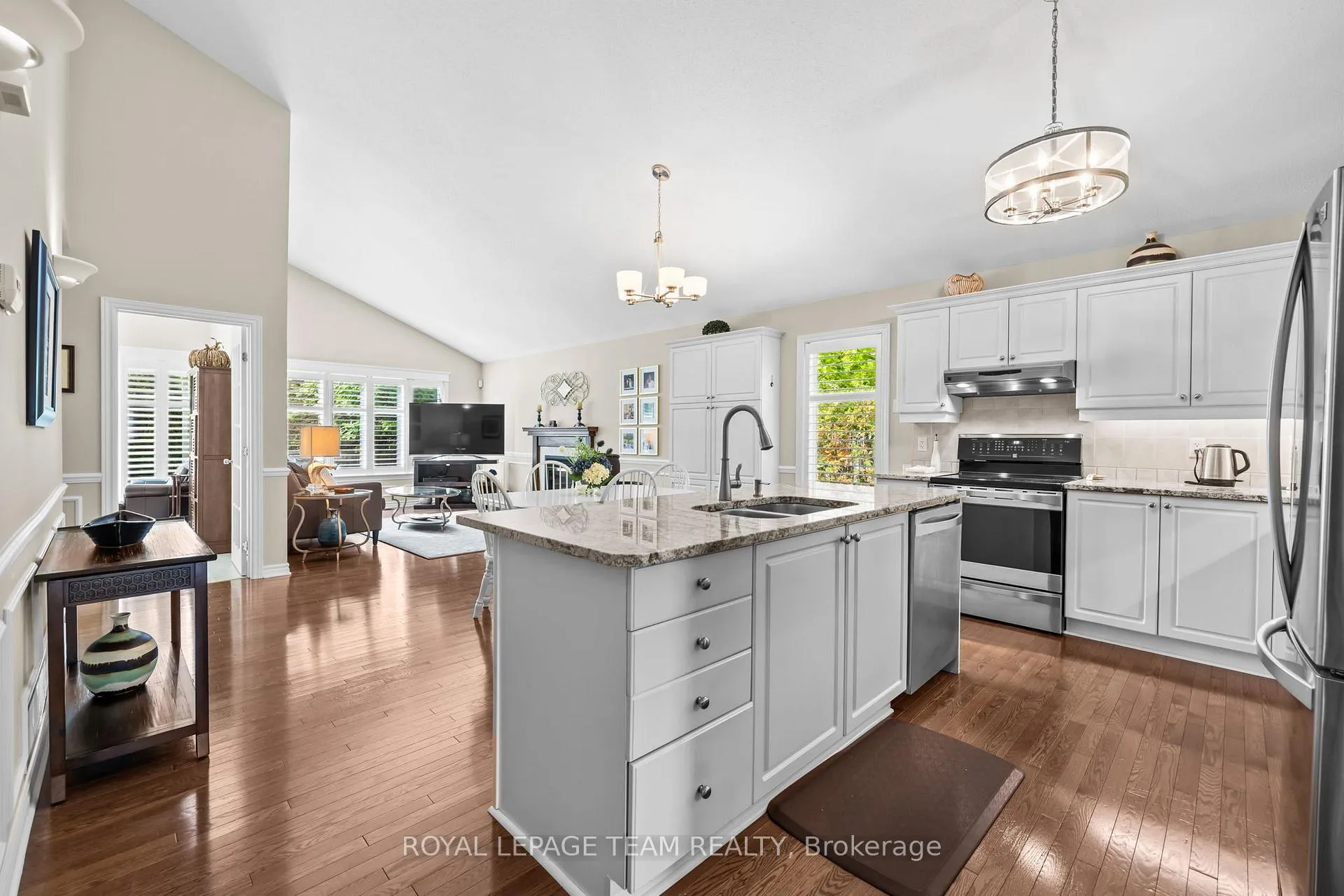 Photo 9 of 26 Escade Drive, Ottawa, Barrhaven East — HOMEH