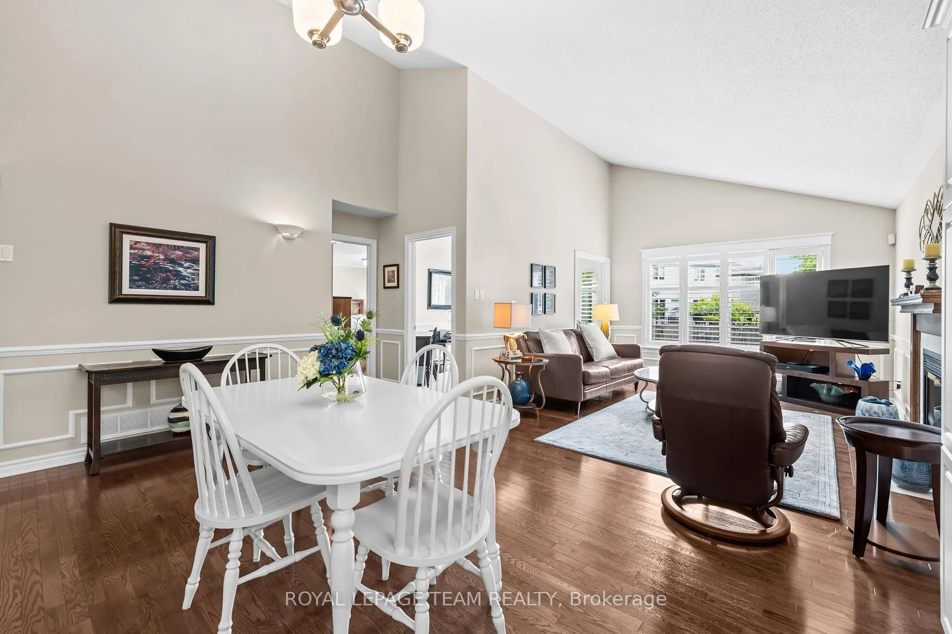 Photo 10 of 26 Escade Drive, Ottawa, Barrhaven East — HOMEH