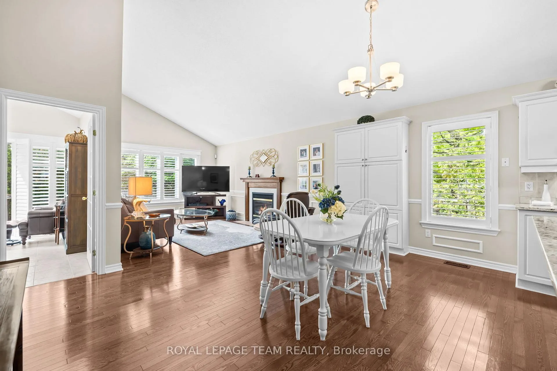 Photo 11 of 26 Escade Drive, Ottawa, Barrhaven East — HOMEH