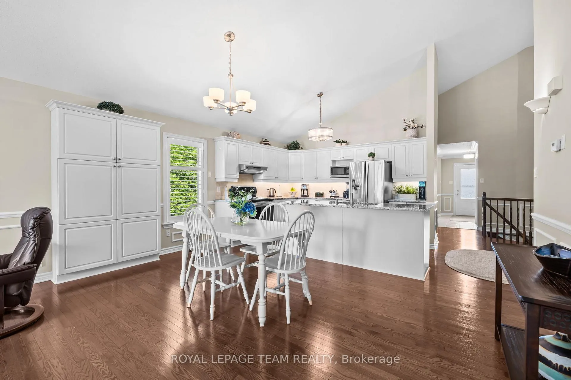 Photo 15 of 26 Escade Drive, Ottawa, Barrhaven East — HOMEH