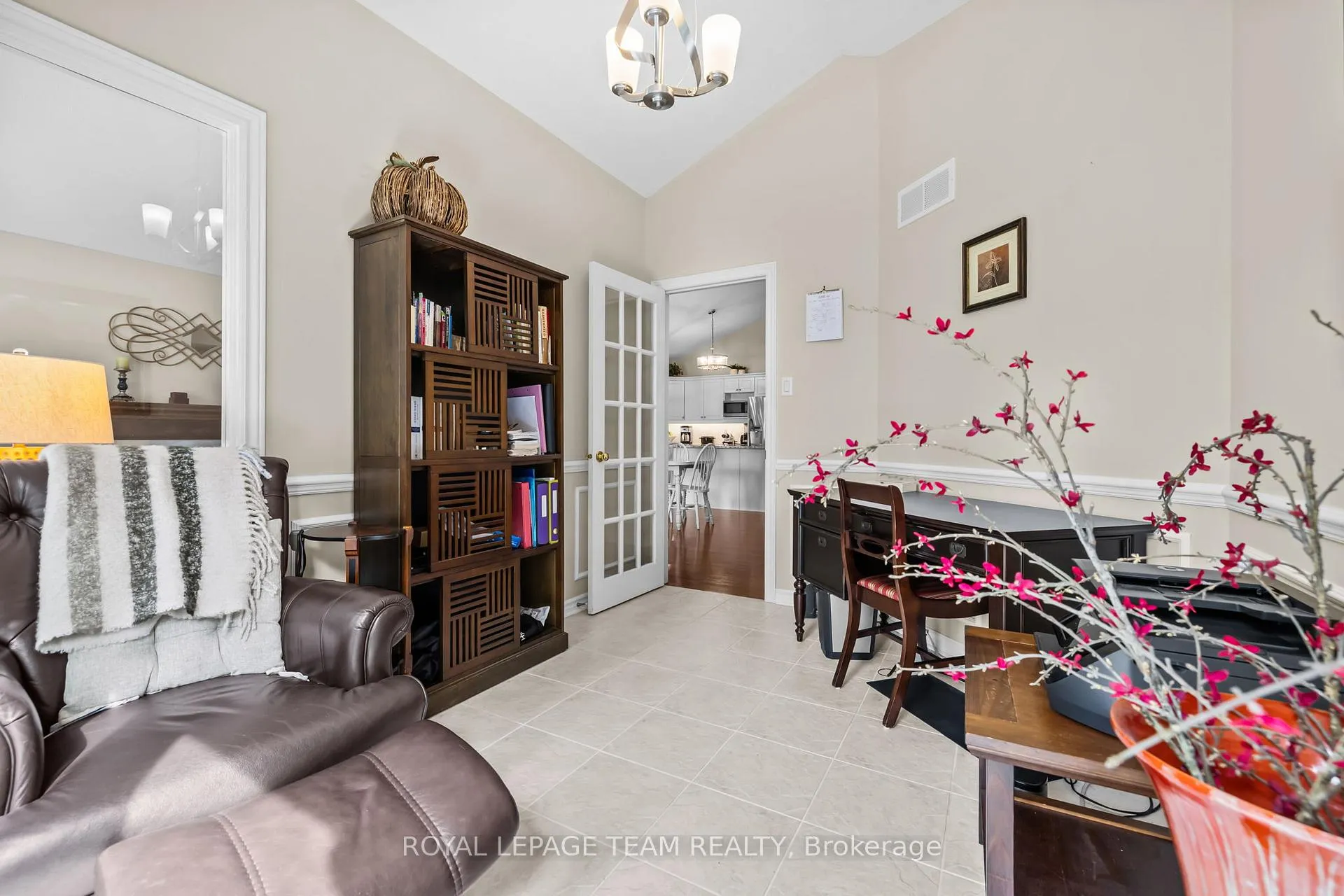 Photo 18 of 26 Escade Drive, Ottawa, Barrhaven East — HOMEH