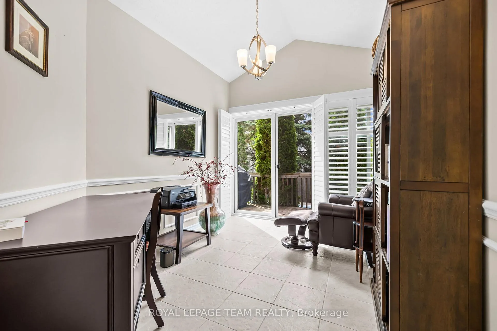 Photo 19 of 26 Escade Drive, Ottawa, Barrhaven East — HOMEH