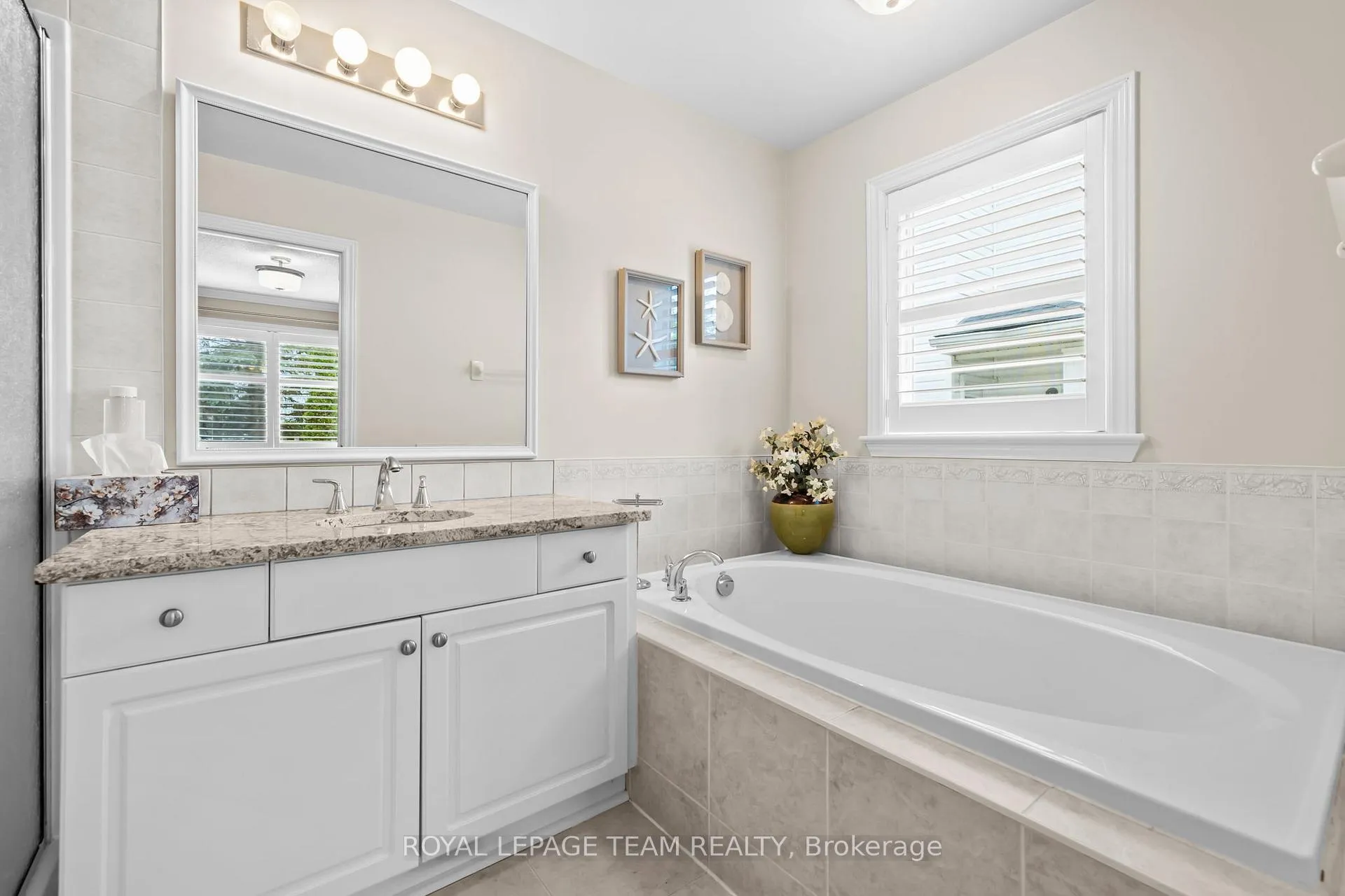 Photo 24 of 26 Escade Drive, Ottawa, Barrhaven East — HOMEH