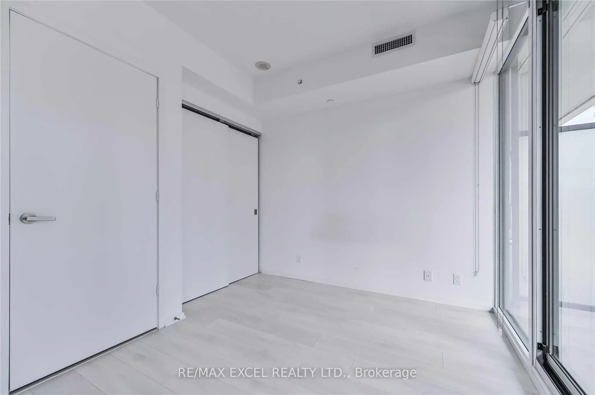 Photo 4 of Unit 1210, 125 Peter Street, Toronto, Waterfront Communities — HOMEH