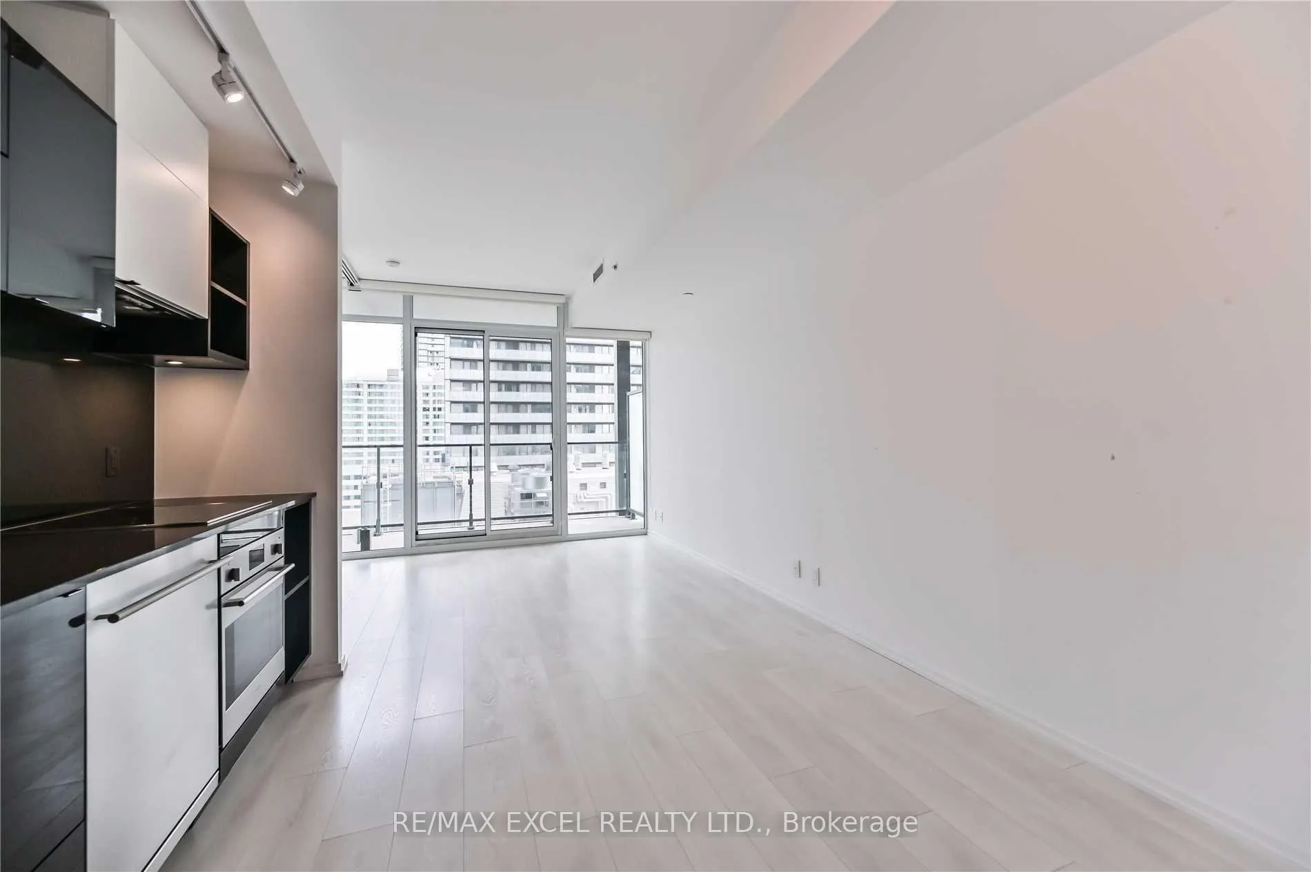 Photo 6 of Unit 1210, 125 Peter Street, Toronto, Waterfront Communities — HOMEH