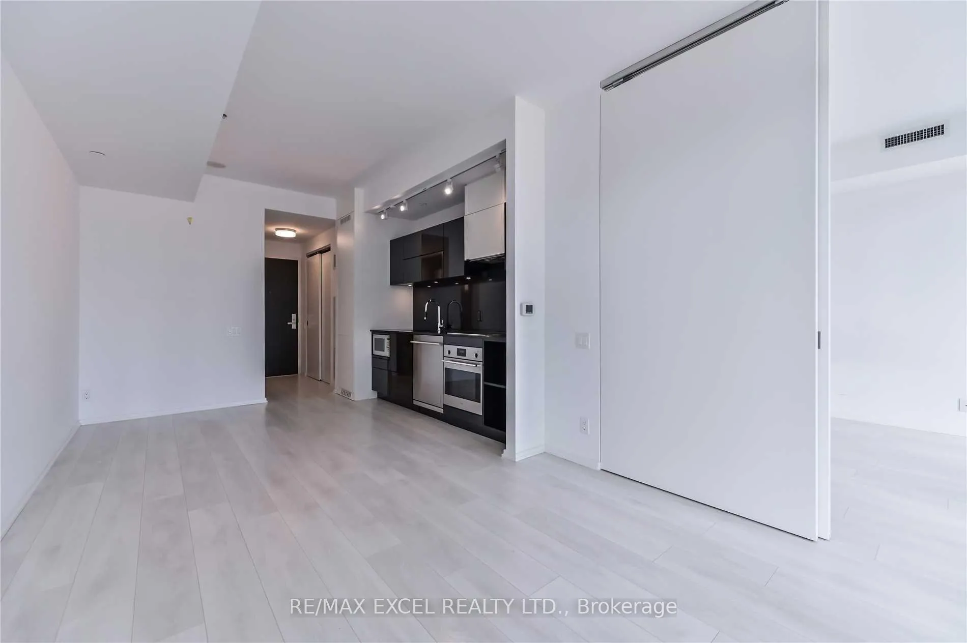 Photo 7 of Unit 1210, 125 Peter Street, Toronto, Waterfront Communities — HOMEH