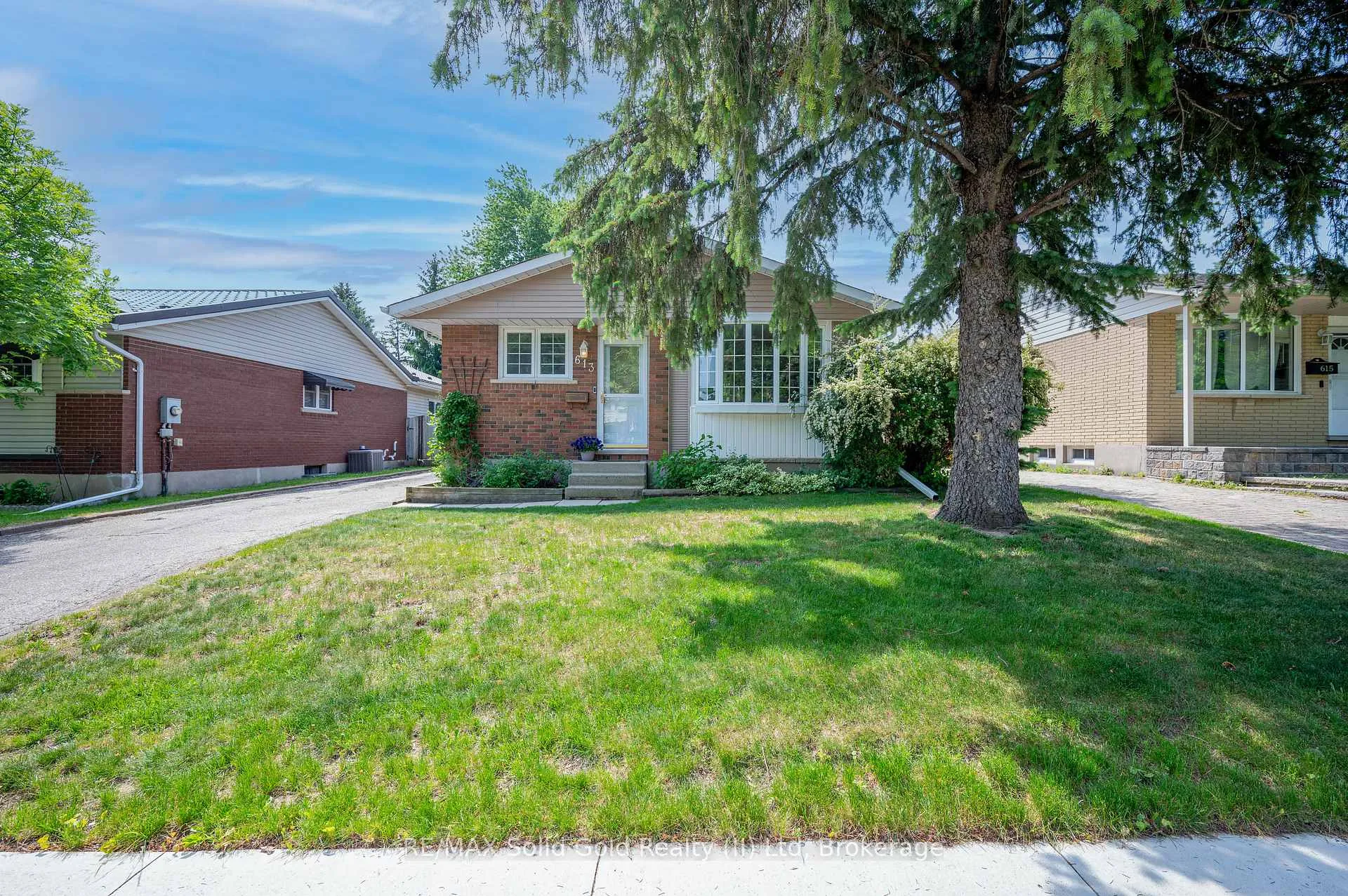 Photo 1 of 613 Dogwood Lane, Waterloo — HOMEH