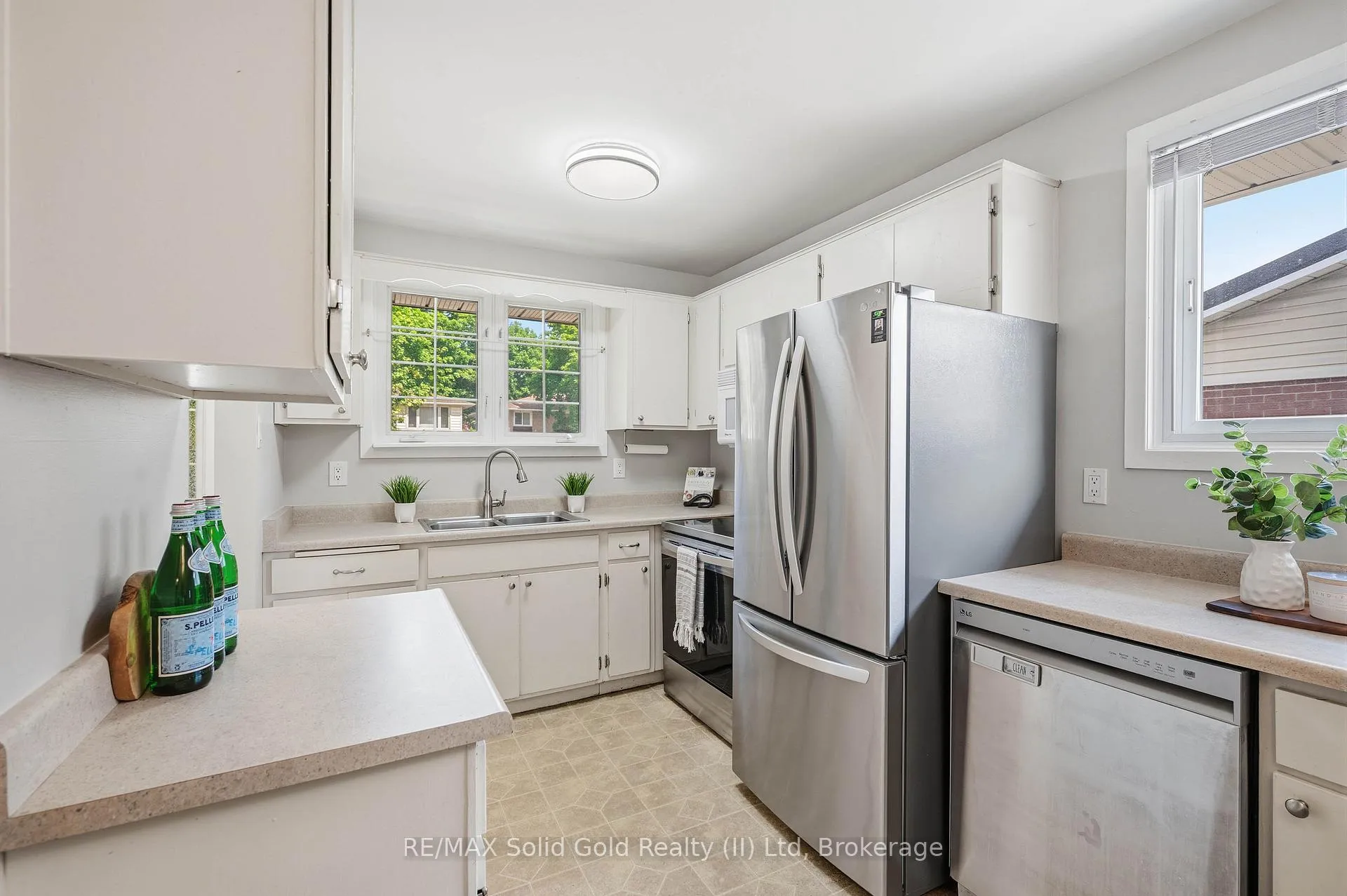 Photo 7 of 613 Dogwood Lane, Waterloo — HOMEH